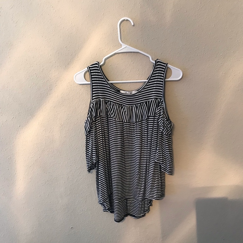 Cold shoulder top